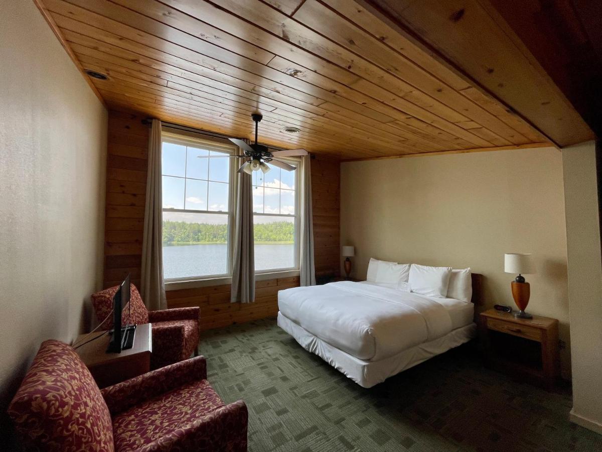 Hanging Horn Lakeside Resort Moose Lake Kültér fotó