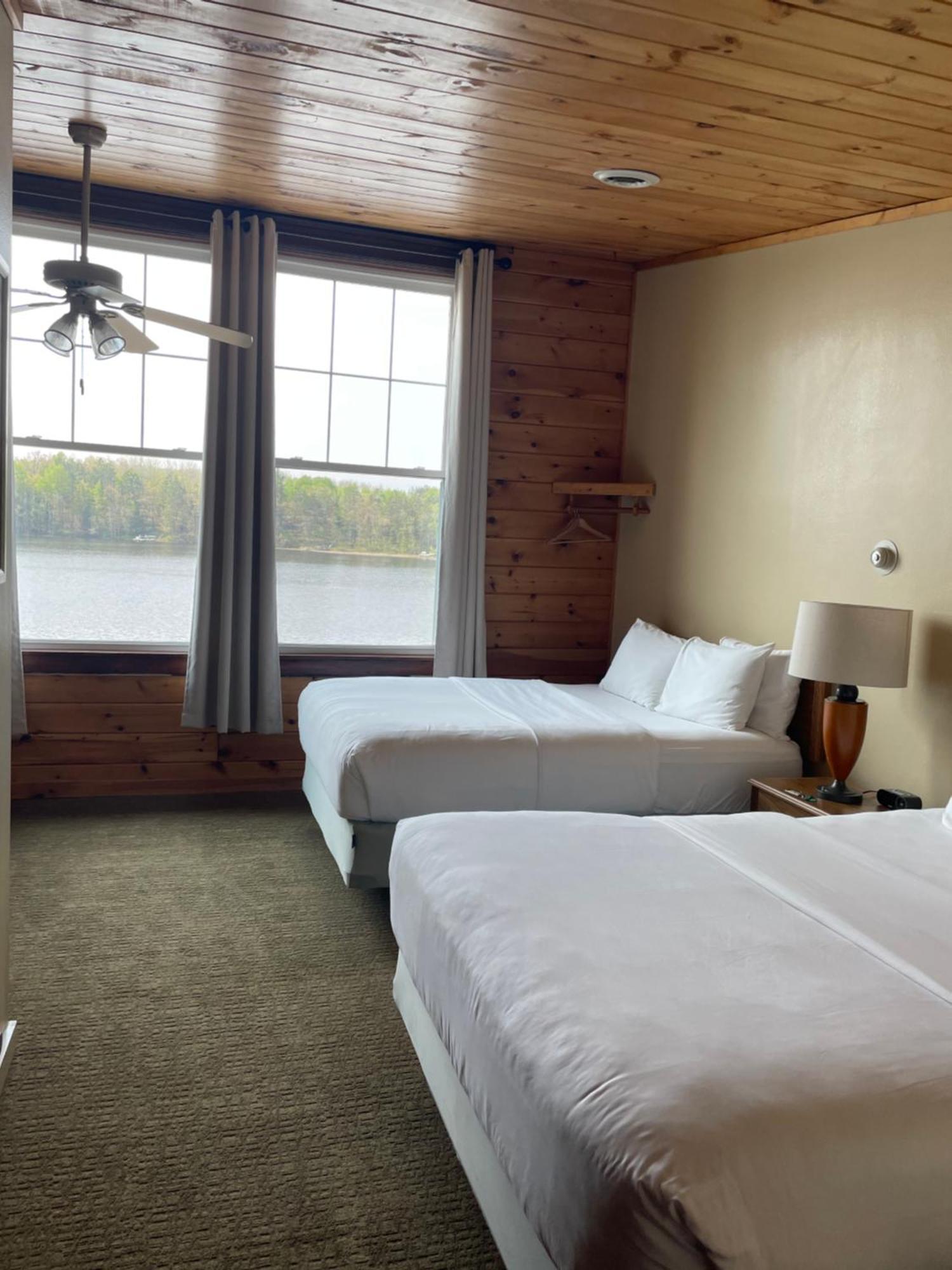 Hanging Horn Lakeside Resort Moose Lake Kültér fotó
