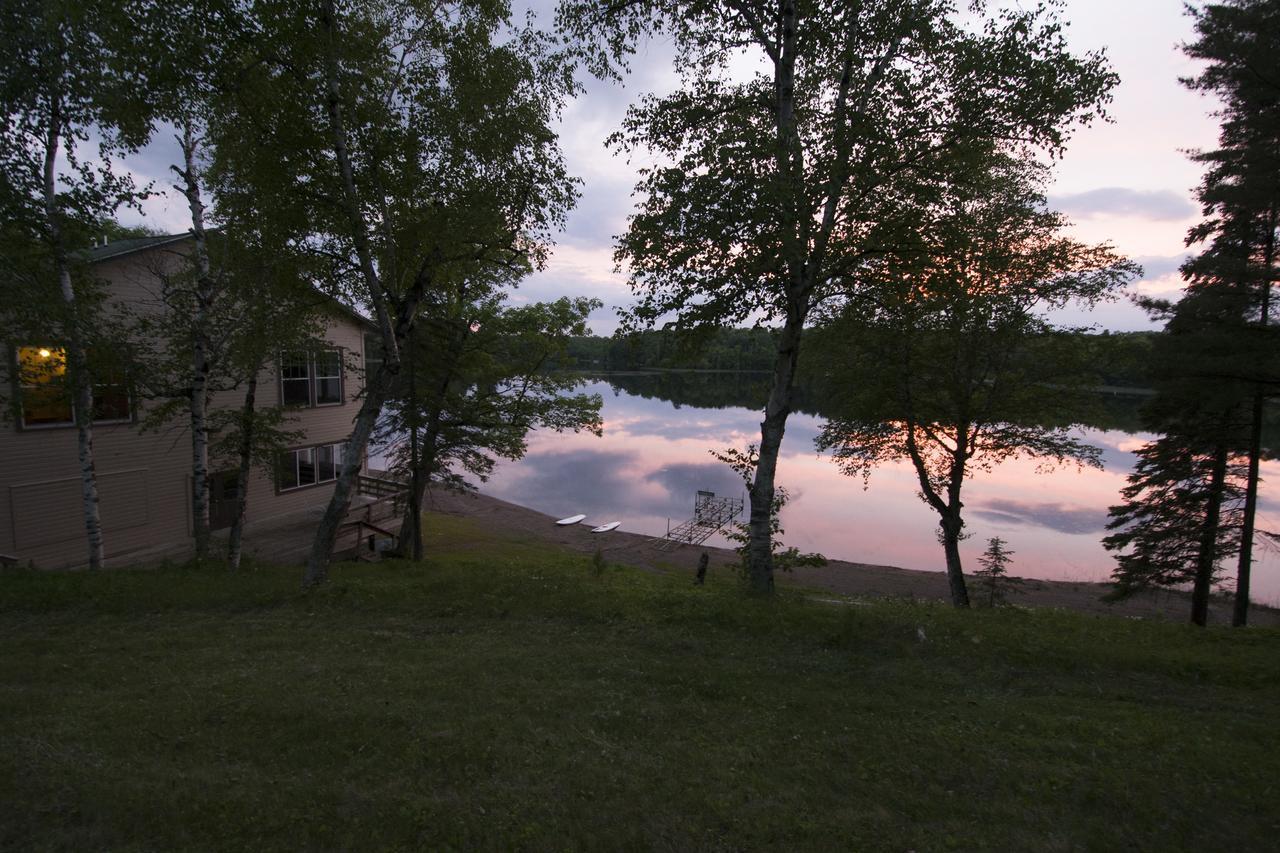Hanging Horn Lakeside Resort Moose Lake Kültér fotó